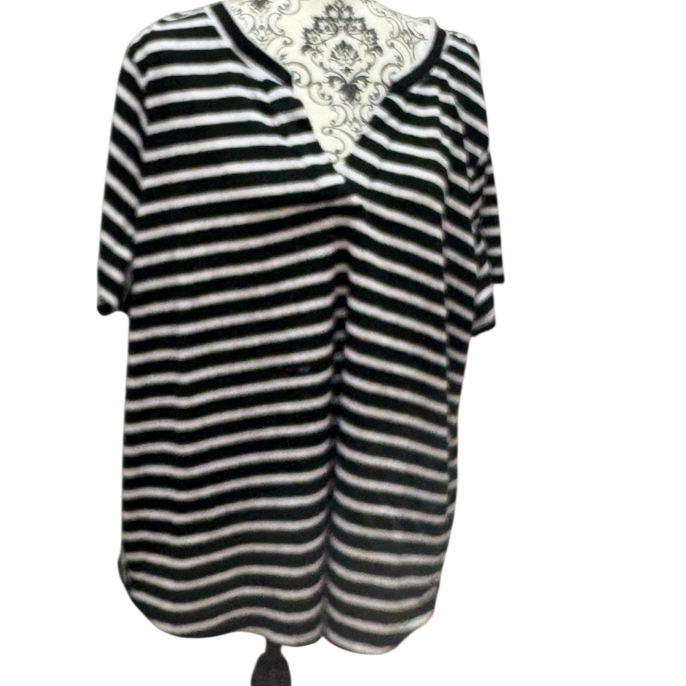 French Twist Black & White Striped Top – Size 3X